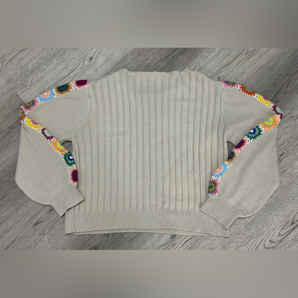 NEW Vintage Style Boho Women's Sweater With Crochet Flower Print Sleeves Size L - Picture 5 of 7
